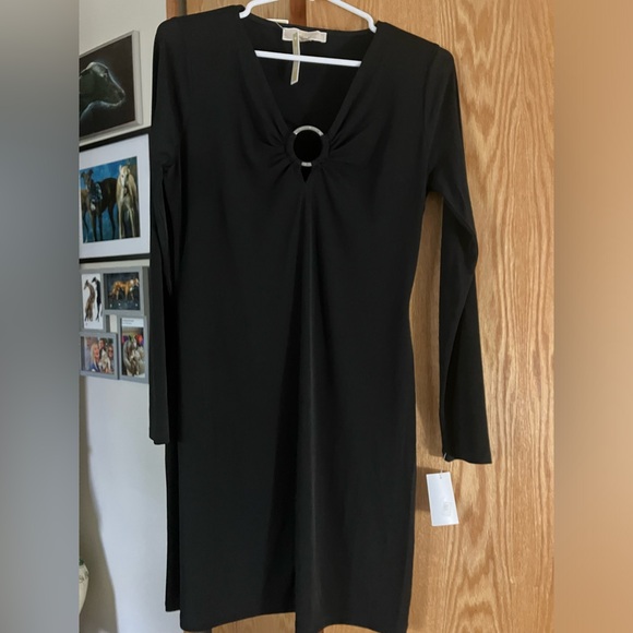 NWT $140 Michael Kors black V neck dress with metal ring accent. Stretchy. Sz M. - Picture 8 of 15
